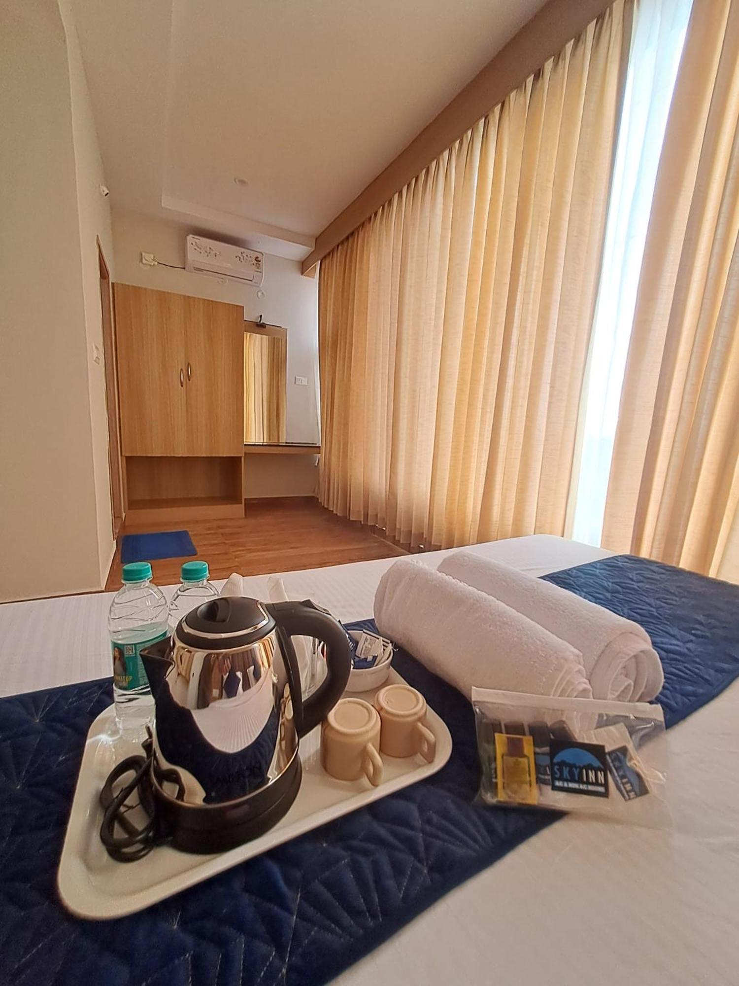 Sky Inn Mysore Buitenkant foto