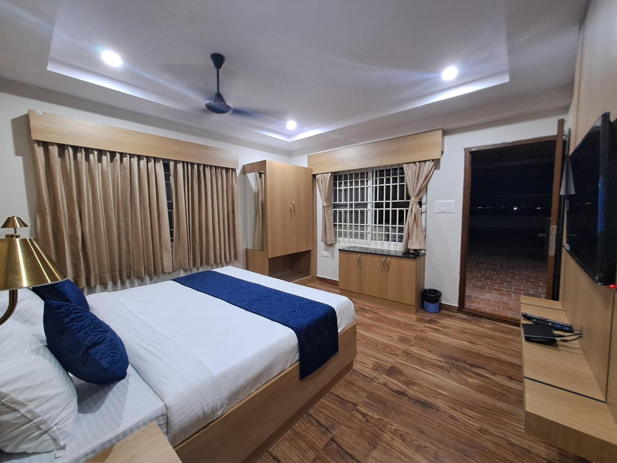 Sky Inn Mysore Buitenkant foto