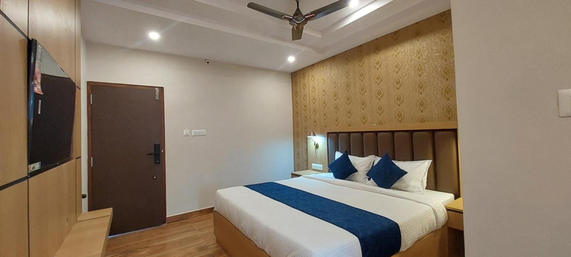 Sky Inn Mysore Buitenkant foto